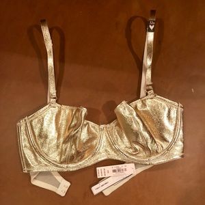 Victoria Secret. SUPER SEXY & FUN & NWT. Metallic